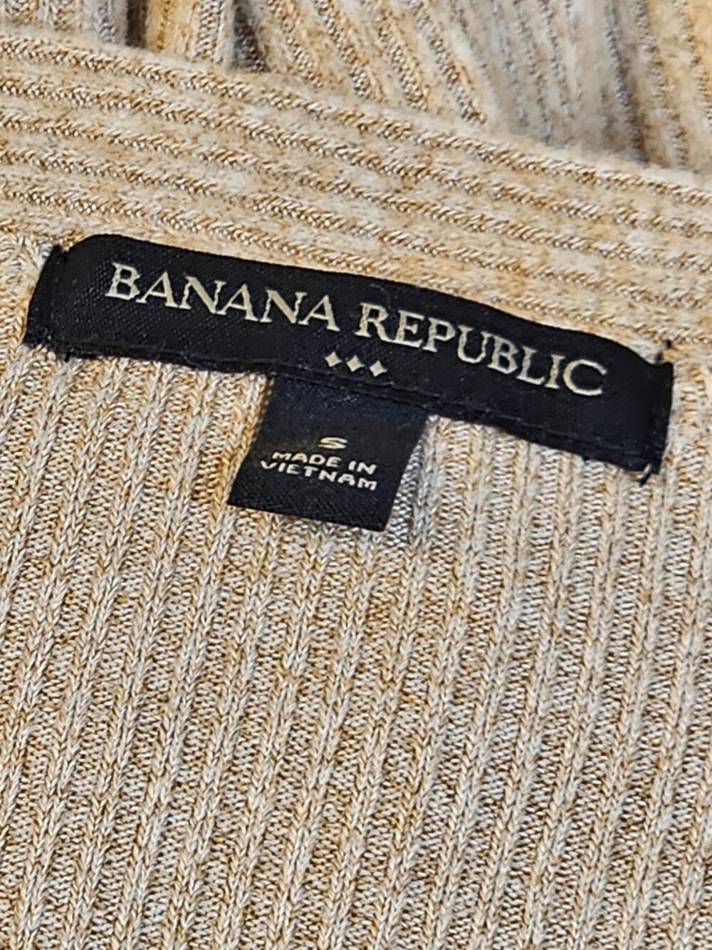Banana Republic Ribbed Cardigan | Camel | Size S | Excellent Condition - Picture 5 of 6